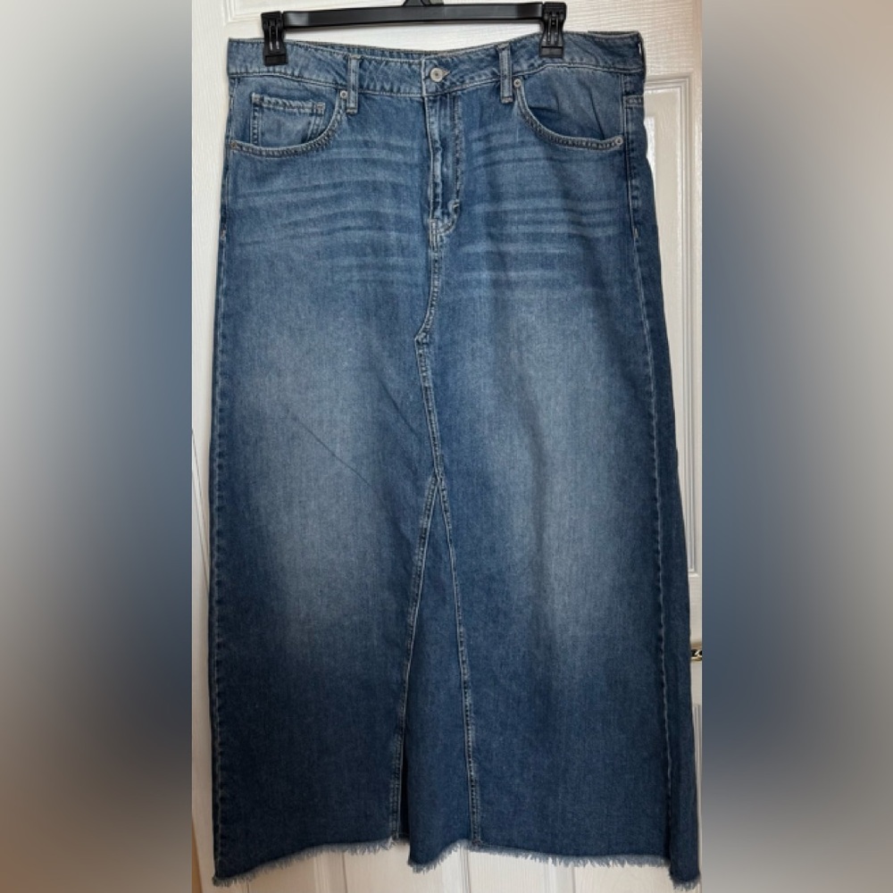 Lucky Brand Women’s Denim Maxi Skirt.